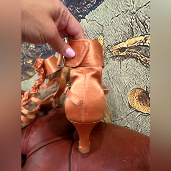 Euc Very Fine Women's Ballroom Dance Shoes Tango Wedding Salsa Dance Tan  satin - Picture 3 of 6